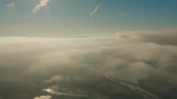 Vista aérea sobre las nubes sobre la región de Umbría, Italia — Vídeo de stock