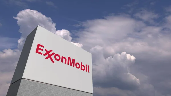 Λογότυπο της Έξον Mobil σε μια στάση ενάντια στον συννεφιασμένο ουρανό, συντακτική απόδοση 3D — Φωτογραφία Αρχείου