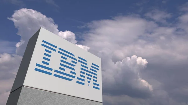 Logo di IBM su uno stand contro cielo nuvoloso, rendering editoriale 3D — Foto Stock