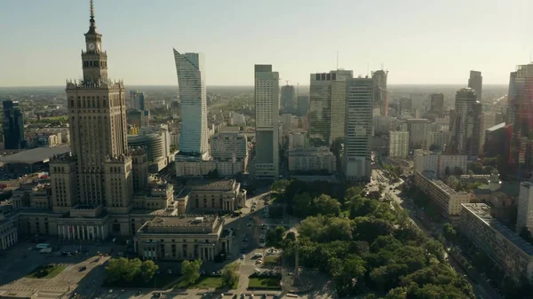 Warszawa, Polska-5 czerwca 2019. Widok z lotu ptaka na centrum miasta — Zdjęcie stockowe