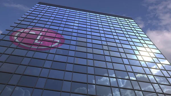 Logo de LG en una fachada de medios con cielo nublado reflectante, representación editorial 3D —  Fotos de Stock