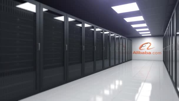 Logotipo del GRUPO ALIBABA en la sala de servidores, animación editorial 3D — Vídeos de Stock