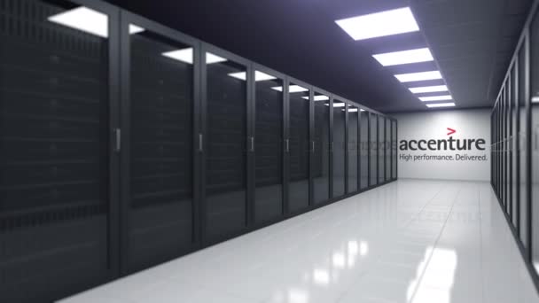 Logotipo de ACCENTURE en la pared de una sala de servidores, animación en 3D editorial — Vídeo de stock