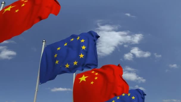 Flaggen von China und der Europäischen Union bei internationalen Treffen, 3D-Animation — Stockvideo