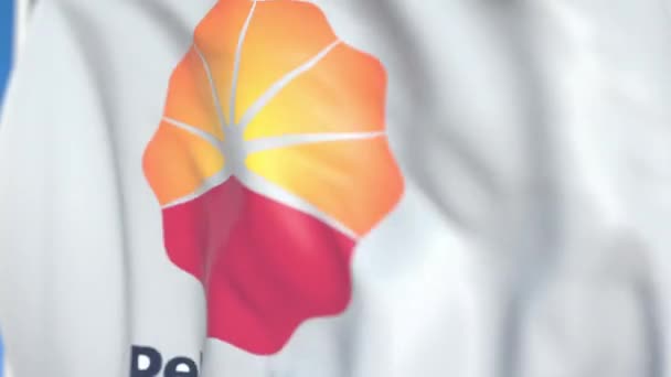 Petrochina Company Limited logosuyla bayrak sallıyor, yakın çekim. Editoryal döngülü 3d animasyon — Stok video