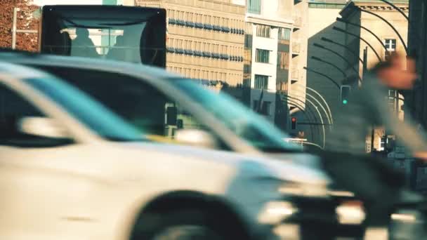 BERLIN, GERMANY - OCTOBER 21, 2018. Busy city street traffic, telephoto lens shot — Stock Video