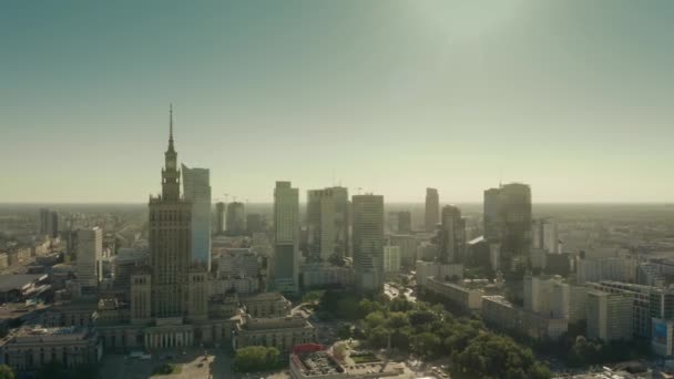 WARSAW, POLONIA - 5 DE JUNIO DE 2019. Foto aérea del centro de la ciudad — Vídeo de stock