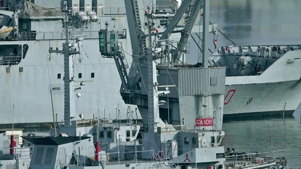 Bilinmeyen askeri gemiler ayrıntıları telefoto lens atış — Stok fotoğraf