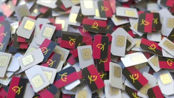 Múltiples tarjetas SIM con bandera de Angola. Animación 3D conceptual angoleña de telecomunicaciones móviles — Vídeos de Stock