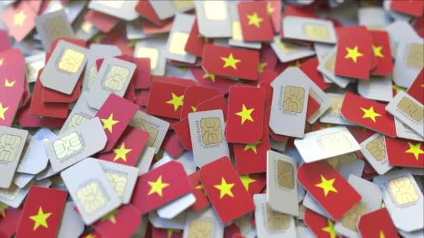 Pilha de cartões SIM com bandeira do Vietnã. Telecomunicações móveis vietnamitas relacionadas animação 3D conceitual — Vídeo de Stock