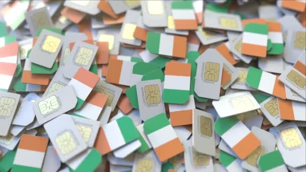 Molte schede SIM con bandiera irlandese, animazione 3D relativa alle telecomunicazioni mobili irlandesi — Video Stock