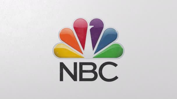 Уничтожение стены с раскрашенным логотипом NBC. Критическая назидательная 3D-анимация — стоковое видео