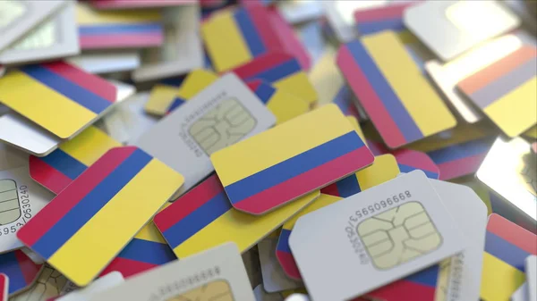 Pilha de cartões SIM com bandeira da Colômbia. Telecomunicações móveis colombianas relacionadas renderização 3D conceitual — Fotografia de Stock