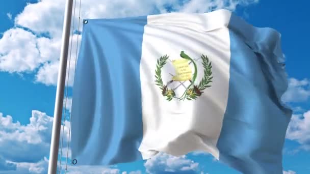 Размахивание флагом Гватемалы на фоне неба. 3D анимация — стоковое видео