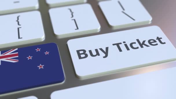 Köp biljett text och flagga av nya Zeeland på knapparna på datorns tangentbord. Reserelaterad Konceptuell 3D-animering — Stockvideo