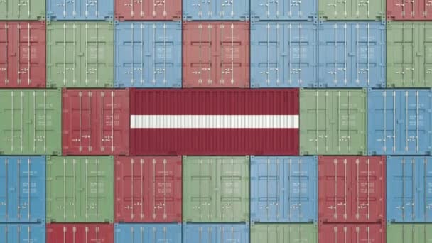 Container med Lettlands flagga. Lettiska varor relaterade konceptuella 3D-animering — Stockvideo