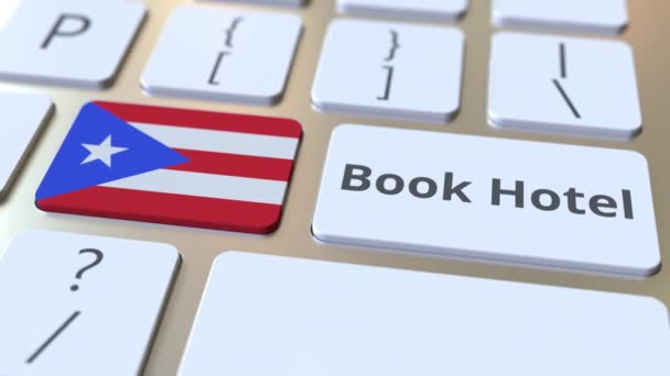 LIBRO HOTEL texto y bandera de Puerto Rico en los botones del teclado del ordenador. Viajes relacionados con la animación conceptual 3D — Vídeo de stock