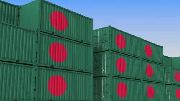 Terminal de contenedores lleno de contenedores con bandera de Bangladesh. Animación 3D loopable relacionada con la exportación o importación de Bangladesh — Vídeos de Stock