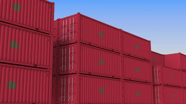 Terminal de contenedores lleno de contenedores con bandera de Marruecos. Exportación o importación marroquí renderizado 3D relacionado — Foto de Stock