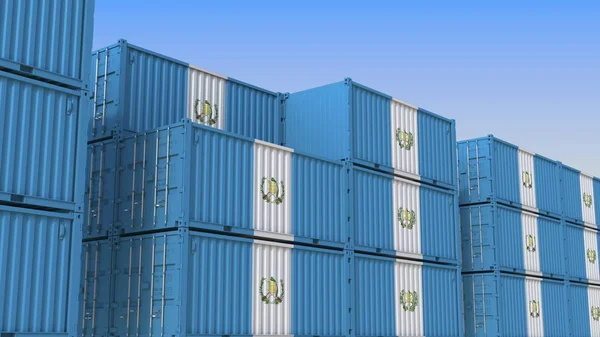 Container gård full av containrar med flagga av Guatemala. Guatemalas export eller import relaterad 3D-rendering — Stockfoto