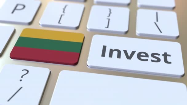 INVESTIR texto e bandeira da Lituânia nos botões do teclado do computador. Animação 3D conceitual relacionada com negócios — Vídeo de Stock