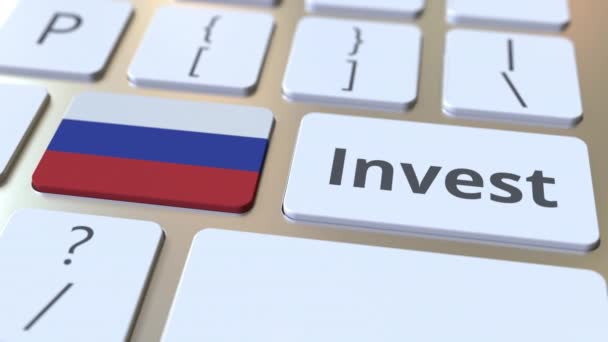 Investieren Sie Text und Flagge Russlands auf die Tasten auf der Computertastatur. unternehmensbezogene konzeptionelle 3D-Animation — Stockvideo