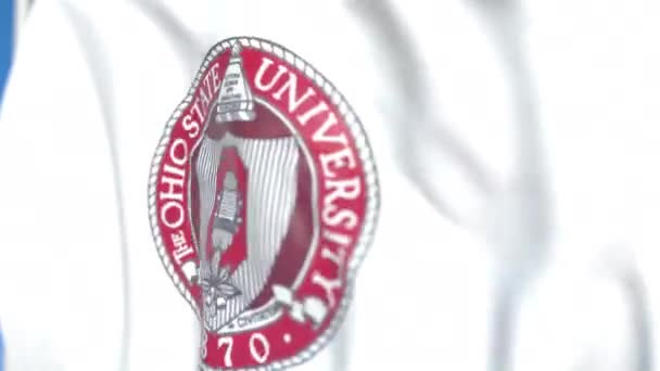 Létající vlajka se znakem Ohio State University, zblízka. Redakční smykliatelná 3D animace — Stock video
