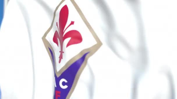 Drapeau volant avec logo du club de football de Fiorentina, gros plan. Animation 3D en boucle éditoriale — Video