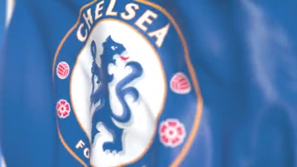 Viftande flagga med Chelsea Football Team logotyp, närbild. Redaktionell loopable 3D-animering — Stockvideo