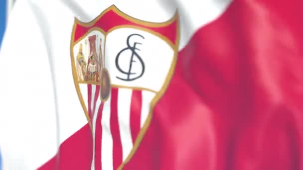 Sevilla futbol takımı logosu ile bayrak sallayarak, yakın çekim. Editoryal döngülü 3d animasyon — Stok video