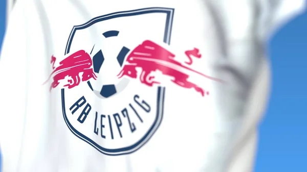 Bandiera sventolante con logo della squadra di calcio di Lipsia Rasenballsport, primo piano. Rendering editoriale 3D — Foto Stock