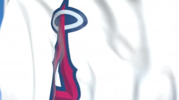 Los Angeles Angels Of Anaheim takım logosu ile uçan bayrak, yakın çekim. Editoryal döngülü 3d animasyon — Stok video