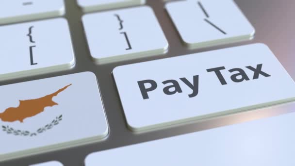 Tekst podatku Pay i Flaga Cypru na przyciski na klawiaturze komputera. Koncepcyjna animacja 3D związana z opodatkowaniem — Wideo stockowe