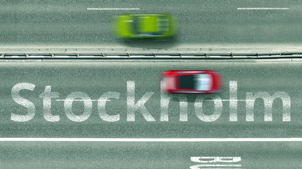 Vzdušný pohled shora na silnici s auty a titulkem Stockholmu. Cestování autem ve Švédsku prostorové vykreslování — Stock fotografie