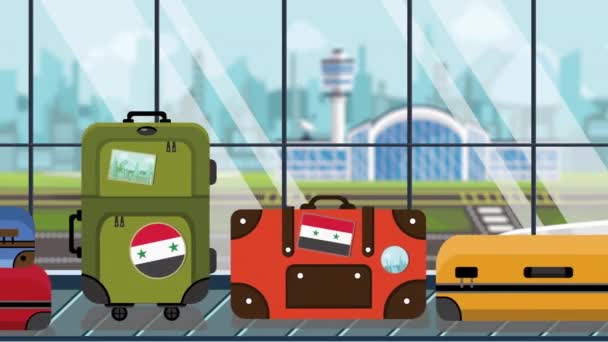 Gepäck mit Aufklebern syrischer Flagge auf dem Gepäckband am Flughafen, in Großaufnahme. Tourismus in Syrien verwandte Schlupflöcher Cartoon-Animation — Stockvideo