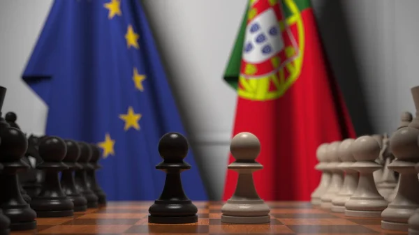 Bandiere dell'UE e del Portogallo dietro la scacchiera. Il primo pedone si muove all'inizio del gioco. Rivalità politica rendering concettuale 3D — Foto Stock