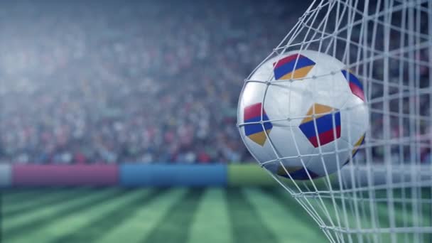 Bandera de Armenia en el fútbol golpeando la red de gol de vuelta. Animación realista en cámara lenta 3D — Vídeos de Stock