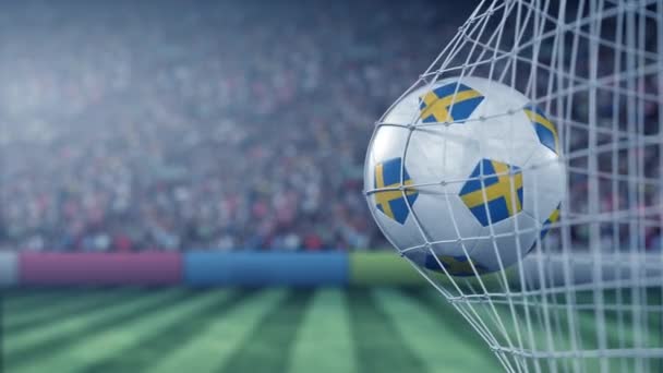 Bandeira da Suécia na bola em rede de futebol. Animação 3D conceitual — Vídeo de Stock