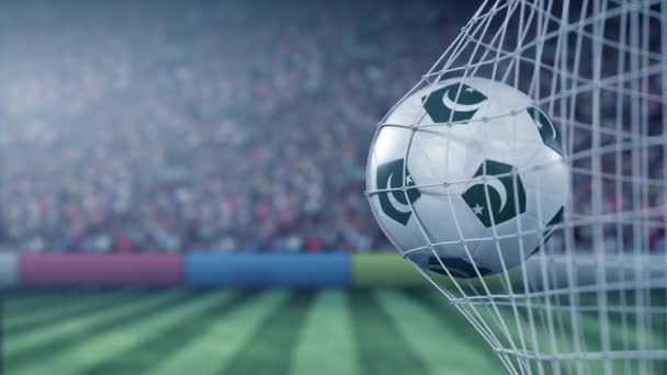 Drapeau du Pakistan sur le ballon dans le filet de football. Animation 3D conceptuelle — Video