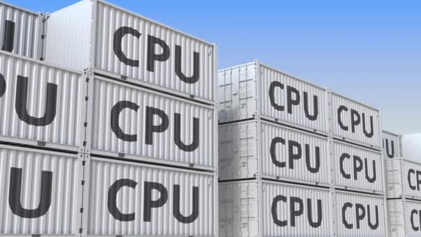 Containerterminal full av containrar med datorprocessorer. Produktion, export eller import relaterade loopable 3D animation — Stockvideo