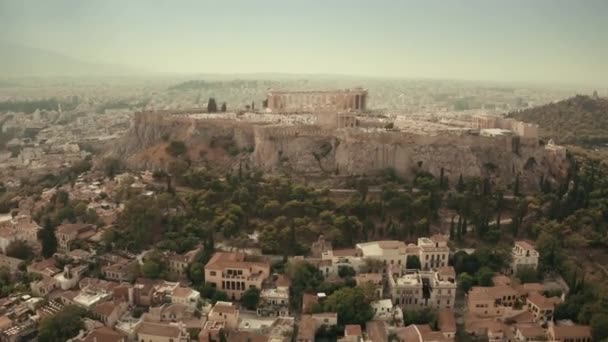 Atina Akropolis üzerinde ünlü antik Yunan tapınağı Parthenon havadan hiperlapse, Yunanistan'ın ana dönüm noktası — Stok video