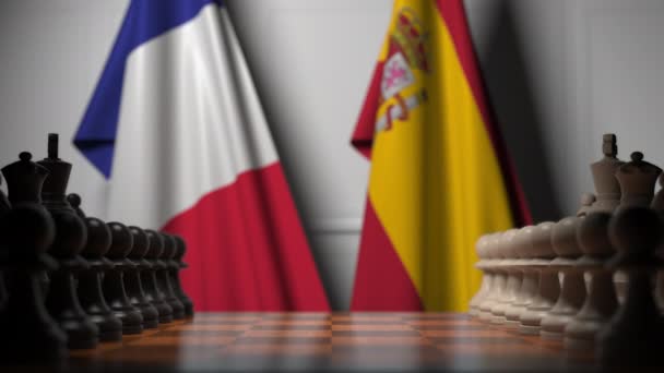 Pertandingan catur melawan bendera Prancis dan Spanyol — Stok Video