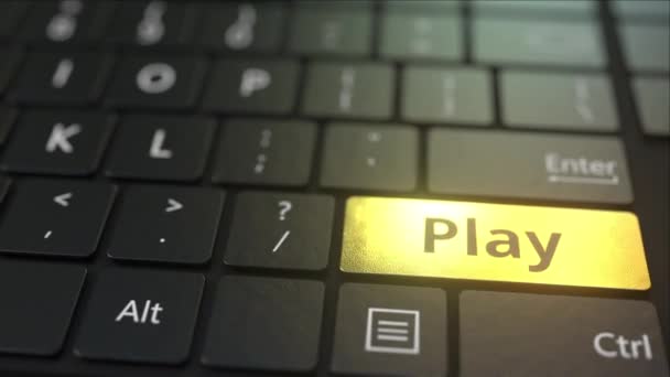 Zwarte computer toetsenbord en gouden spelen sleutel. Conceptuele 3D-animatie — Stockvideo