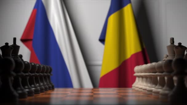 Bandeiras da Rússia e da Roménia atrás de peões no tabuleiro de xadrez. Jogo de xadrez ou rivalidade política relacionada com animação 3D — Vídeo de Stock