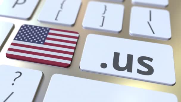 Domínio americano .us e bandeira dos EUA nos botões do teclado do computador. Animação 3D relacionada à internet nacional — Vídeo de Stock