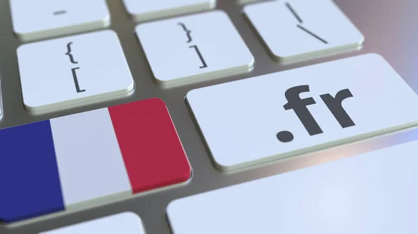 Dominio francese .fr e bandiera della Francia sui pulsanti sulla tastiera del computer. Rendering 3D nazionale connesso a Internet — Foto Stock