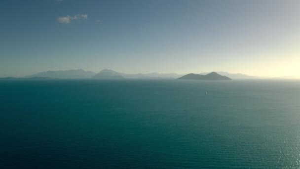 希腊爱奥尼亚海和远洋帆船高空空中射击 — 图库视频影像