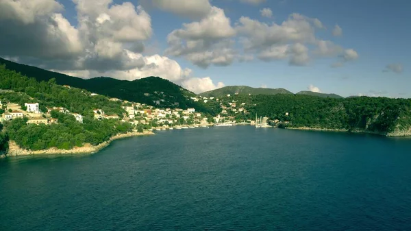 키오니 베 이 의 공중 촬영입니다. 그리스 의이 타카 섬 — 스톡 사진