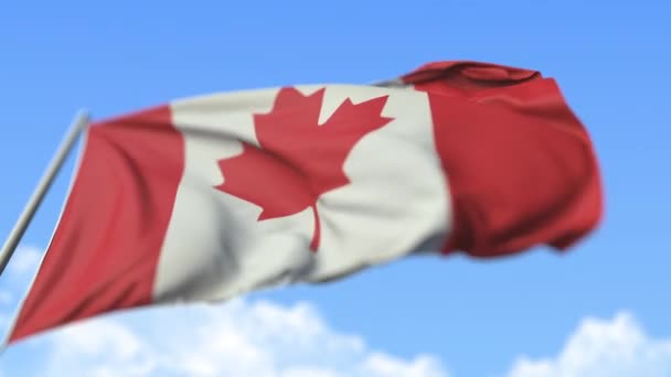 Размахивая национальным флагом Канады, вид с низкого угла. Передвижная реалистичная замедленная 3D анимация — стоковое видео