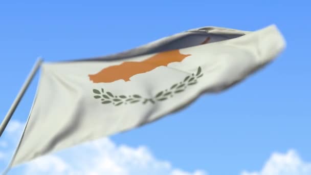 Wuivende nationale vlag van Cyprus, lage hoek uitzicht. Loopbare realistische slow motion 3d animatie — Stockvideo